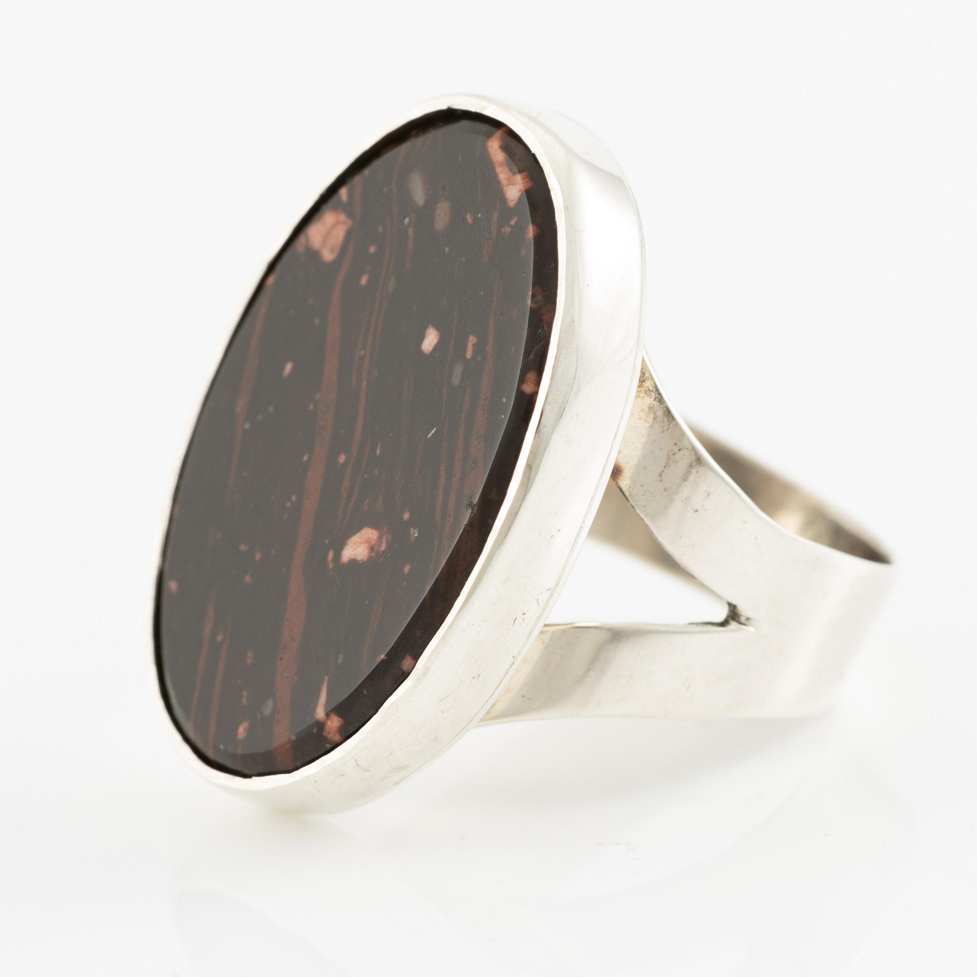 Jan-Christer Lundqvist, ring, silver med porfyr (Svart Rännås), Skövde.