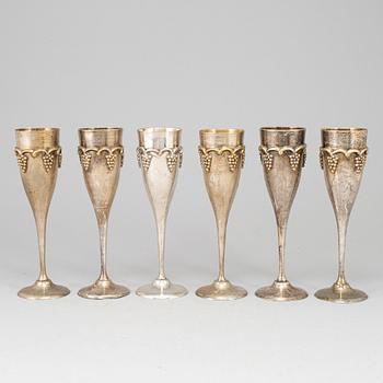 CHAMPAGNEGLAS, 6 st, nysilver, 1900-tal.