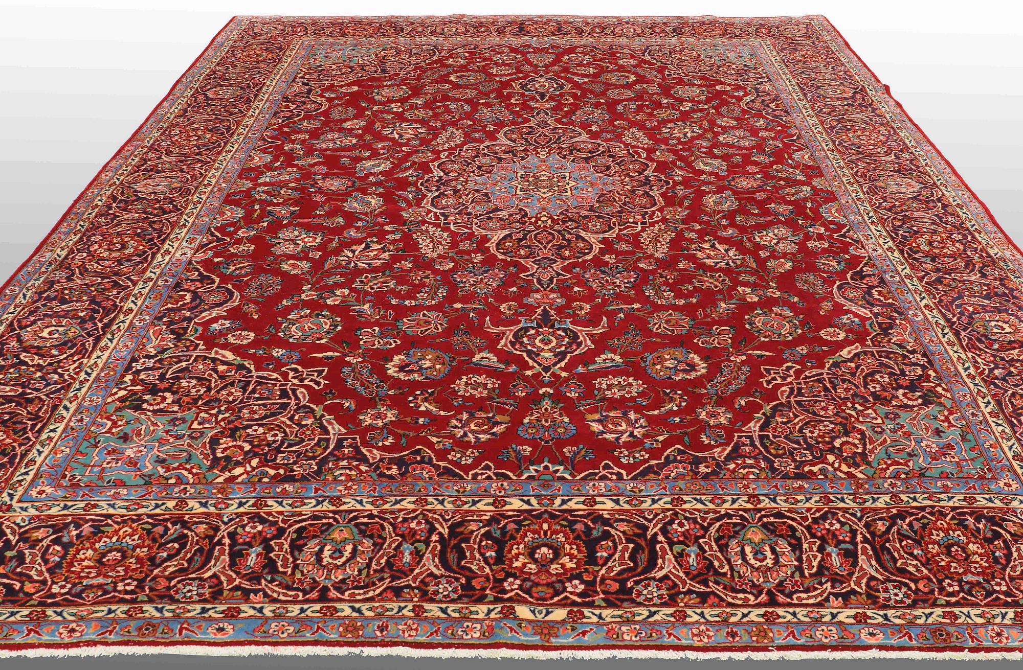 A carpet, Kashan, ca 424 x 308 cm.