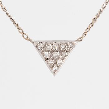 18K gold and eight-cut diamond trangle necklace.