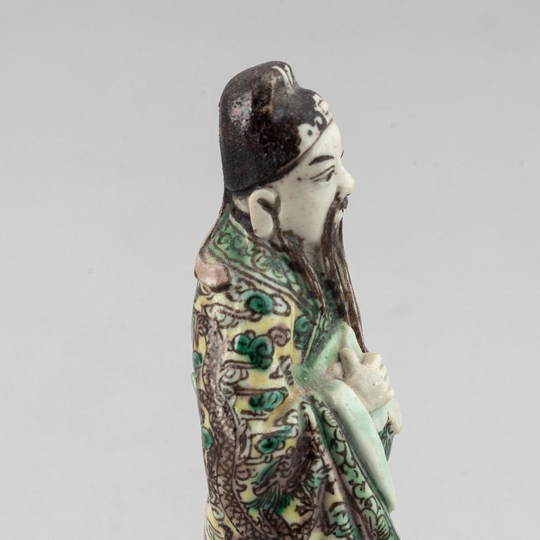 A famille verte bisquit figure, Qing dynasty, Kangxi (1662-1722).