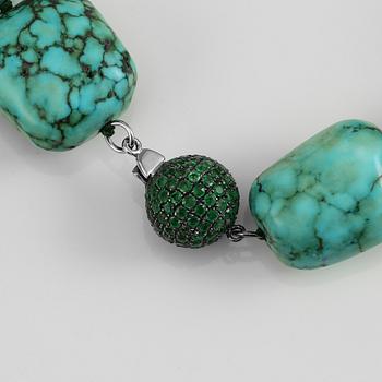 COLLIER MED HÄNGE, silver, turkoser, koraller, smaragder och diamanter.