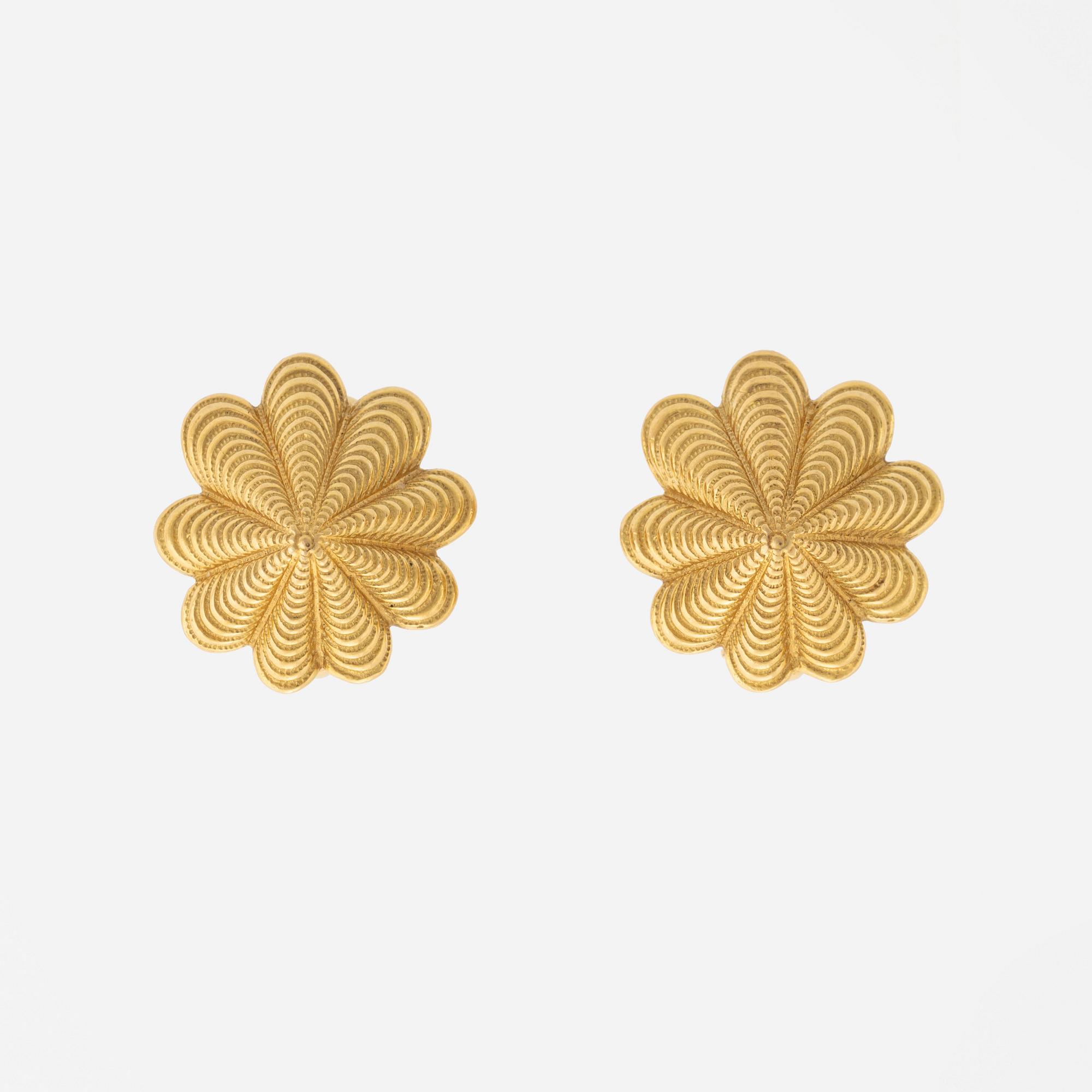 A pair of 18K gold Tiffany & Co earrings design Schlumberger.