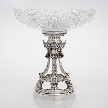 K. Fabergé, uppsatsskål, silver och slipat glas. Hovleverantörsmärke och ristat inventarienummer 21405. Moskva 1908-17.