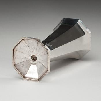 A Wiwen Nilsson vase, Lund 1933.