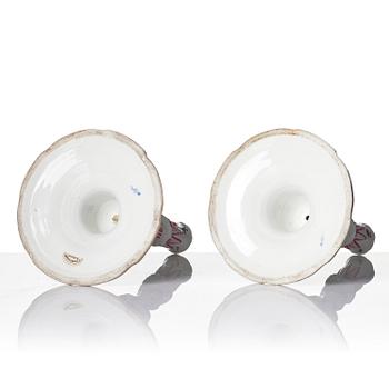 Ljusstakar, ett par, porslin. Meissen, Marcolinis period, omkring år 1800.