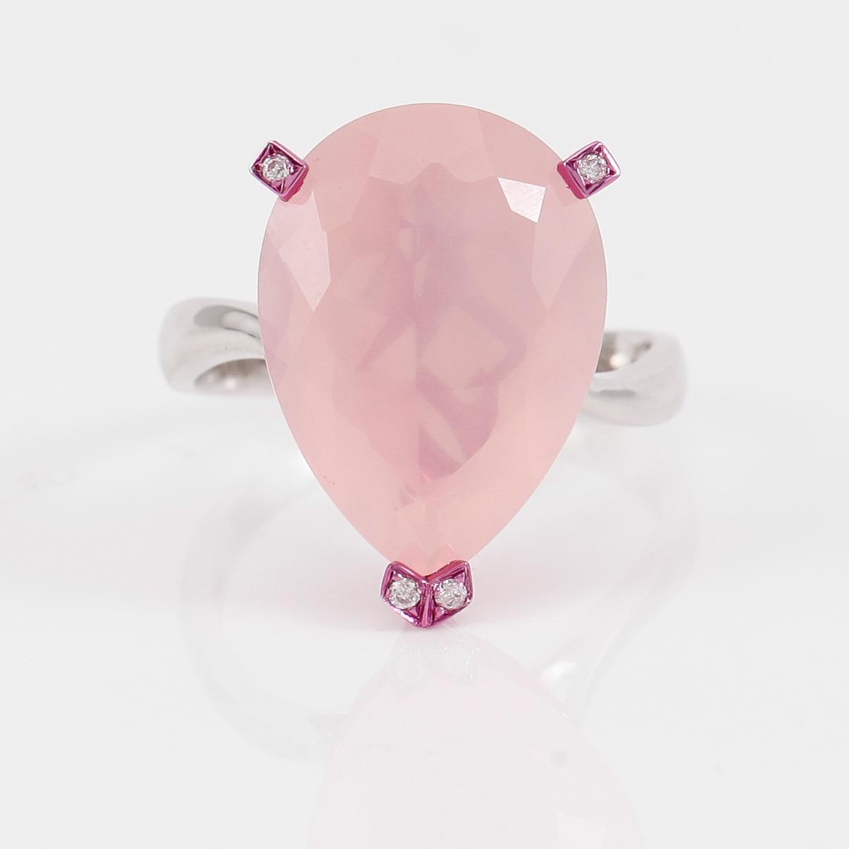 RING, 14K vitguld, diamanter och rosenkvarts.