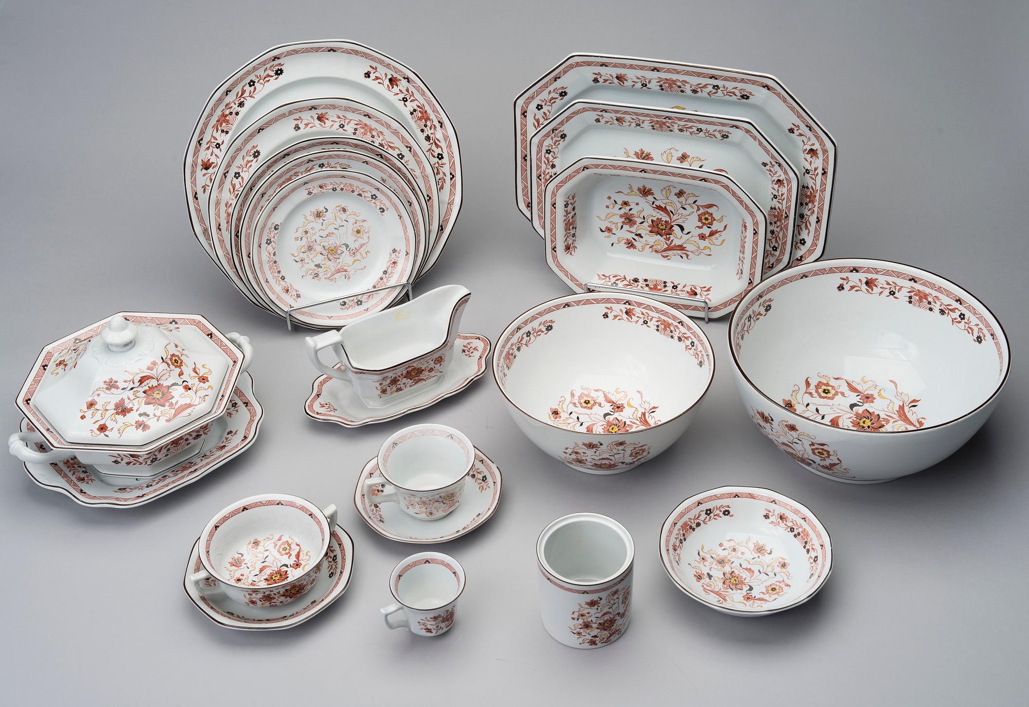SERVIS, 94 delar, "Kashmar", Wedgwood of Etruria & Barlaston, England 1900-talets mitt.