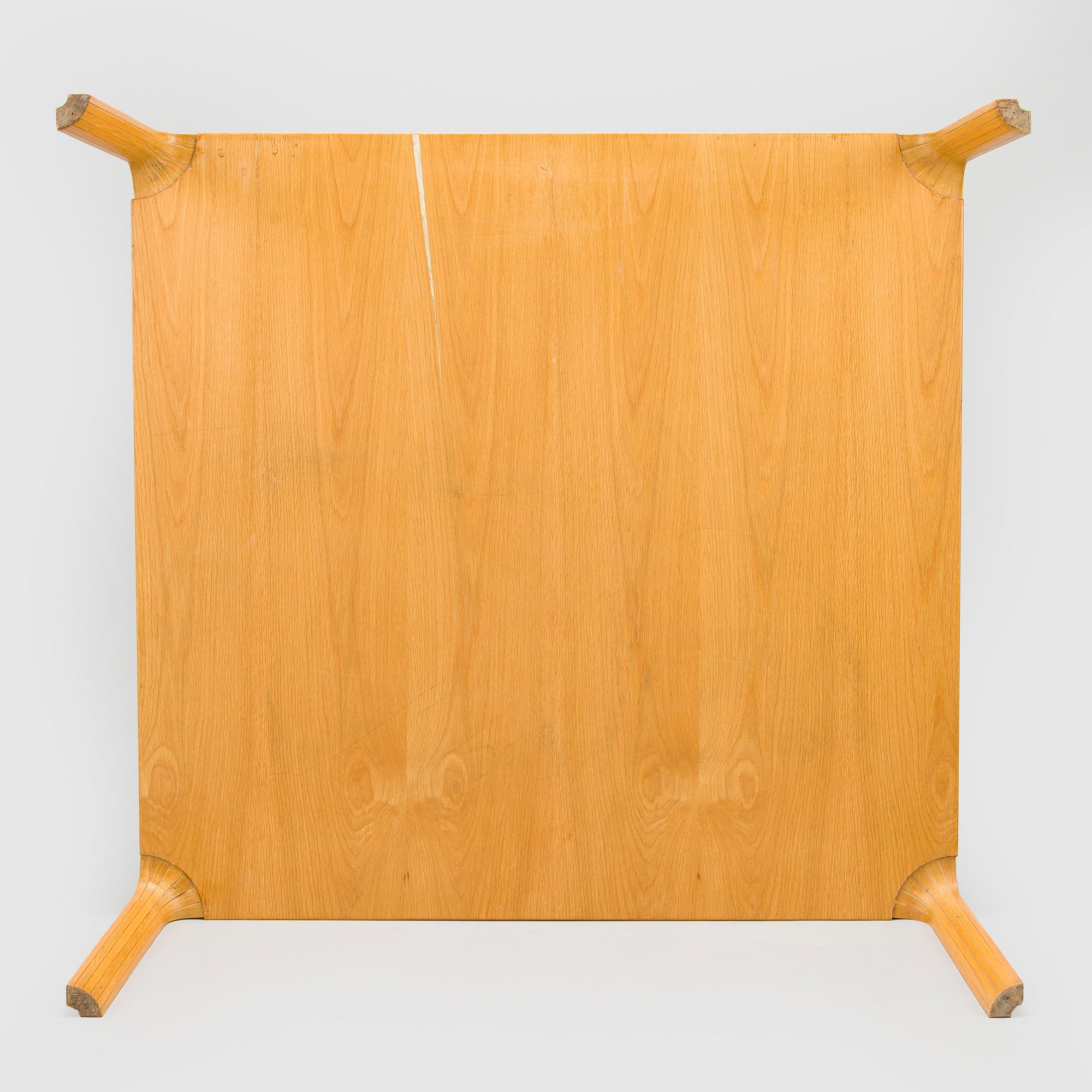Alvar Aalto, soffbord, beställningsarbete, O.Y. Huonekalu- ja Rakennustyötehdas A.B. 1962.