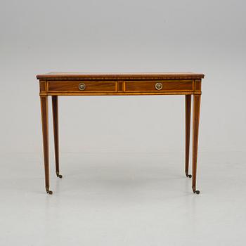 SKRIVBORD, engelsk stil, 1900-tal.