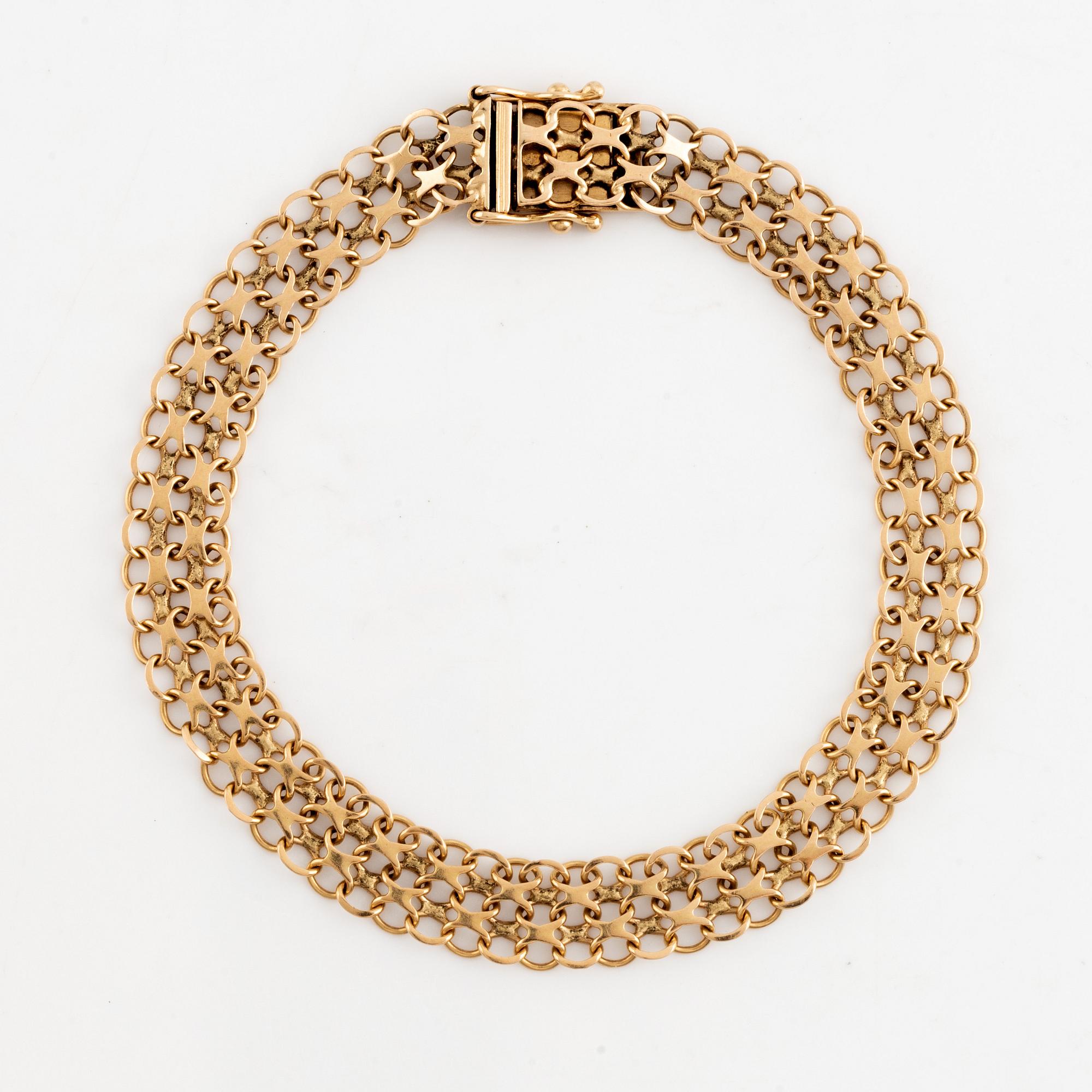 18K gold bracelet.