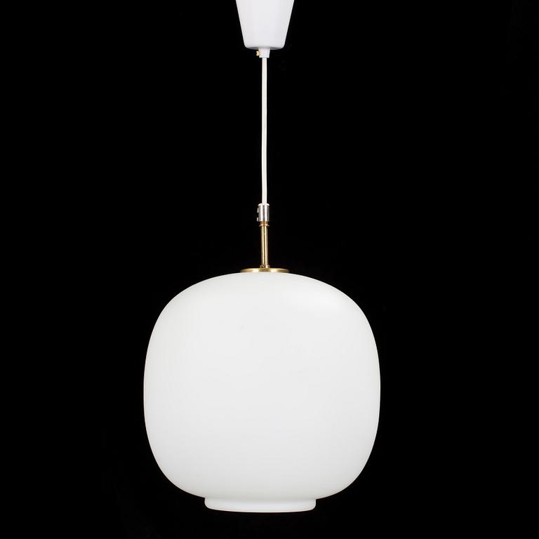 a 20H Century glass lamp "Radio pendel" designed by Vilhelm Lauritzen.