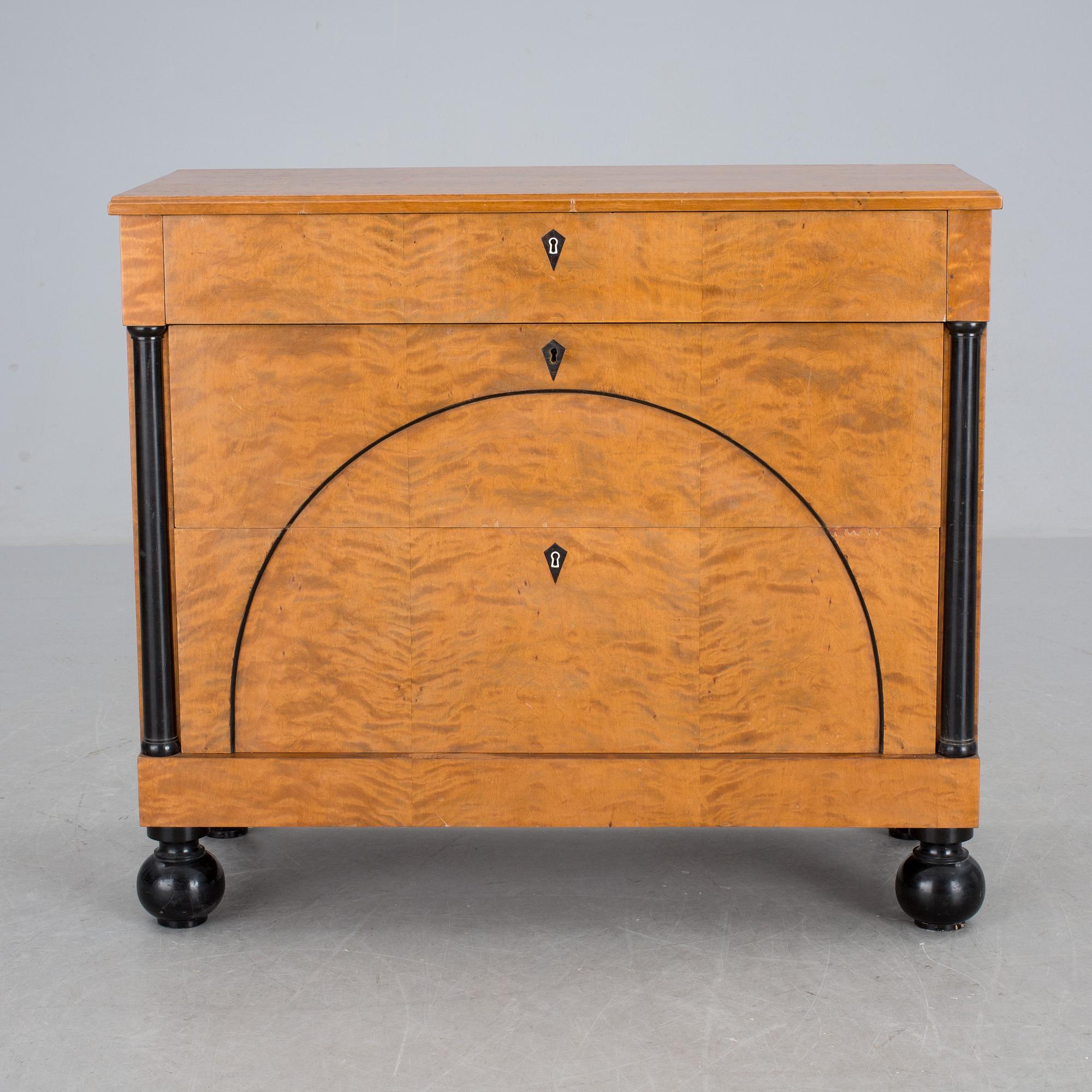 BYRÅ, biedermeierstil, 1900-tal.