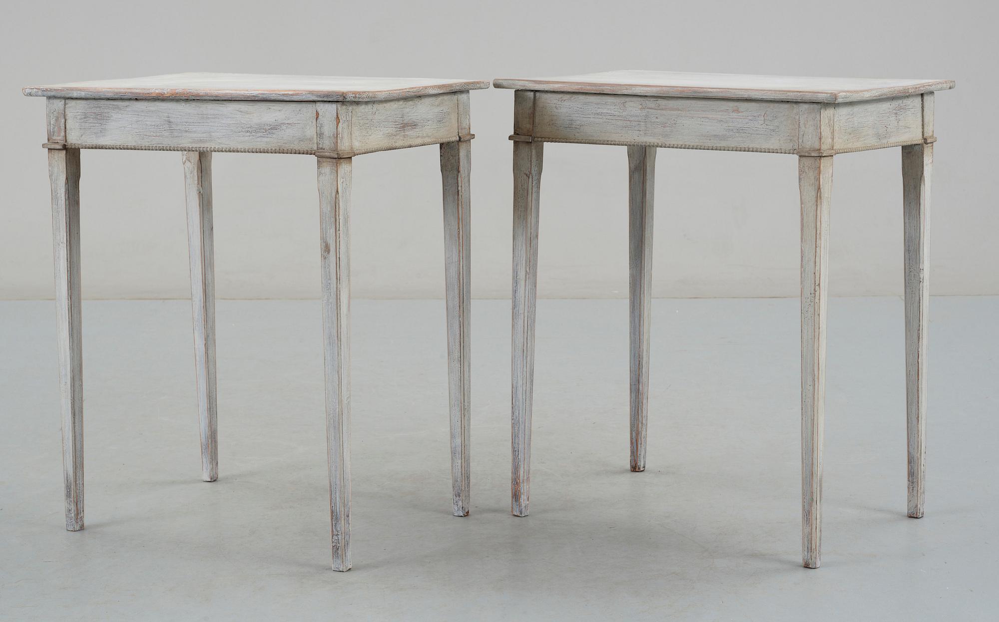 SIDOBORD, ett par, sen gustaviansk stil, sekelskiftet år 1900.