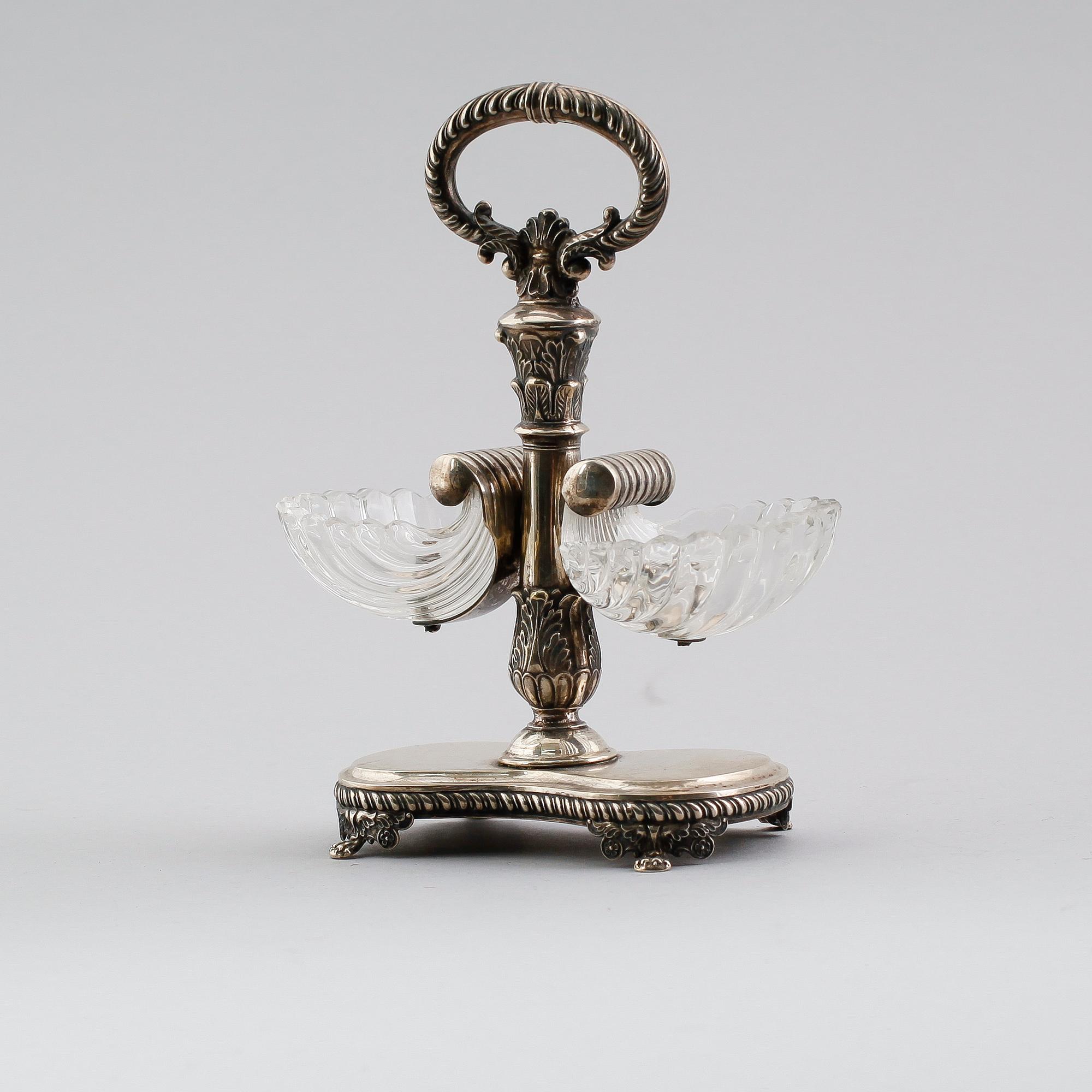 SALTKAR, silver och glas, otydliga svenska stämplar, 1800-talets mitt.
