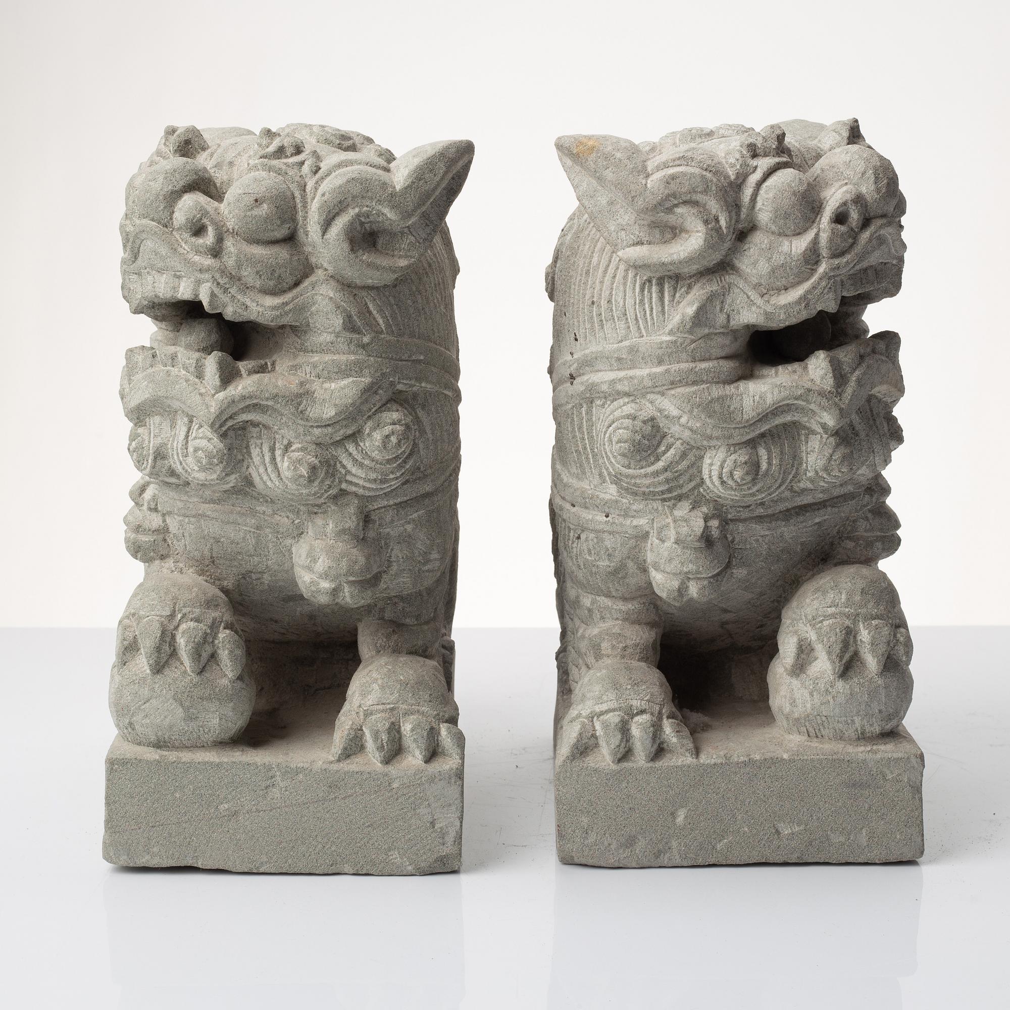 Skulpturer, ett par, Kina, 1900-talet senare del.