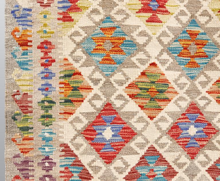Gallerimatta, Kelim, ca 402 x 84 cm.
