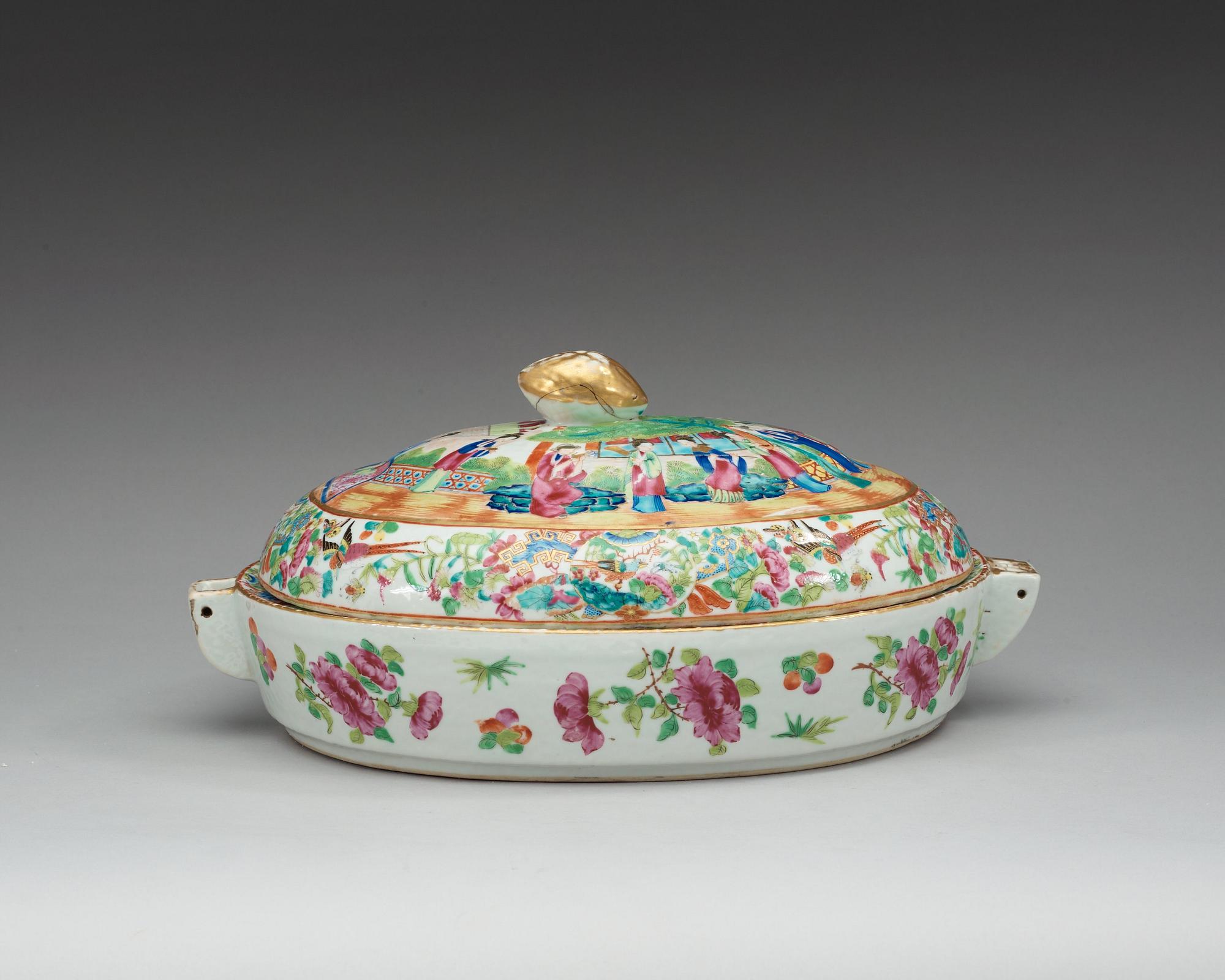 A Canton famille rose hot water dish with cover, Qing dynasty, 19th Century.