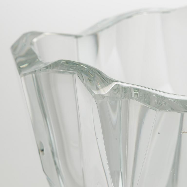 Tapio Wirkkala, vas, "Isberg", signerad Tapio Wirkkala 3825.