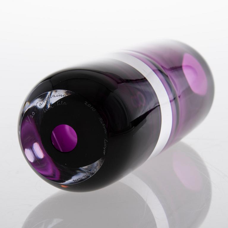 A glass sculpture signed 2010 Ritva-Liisa Pohjalainen 1/20 Tasapaino lila - lila.