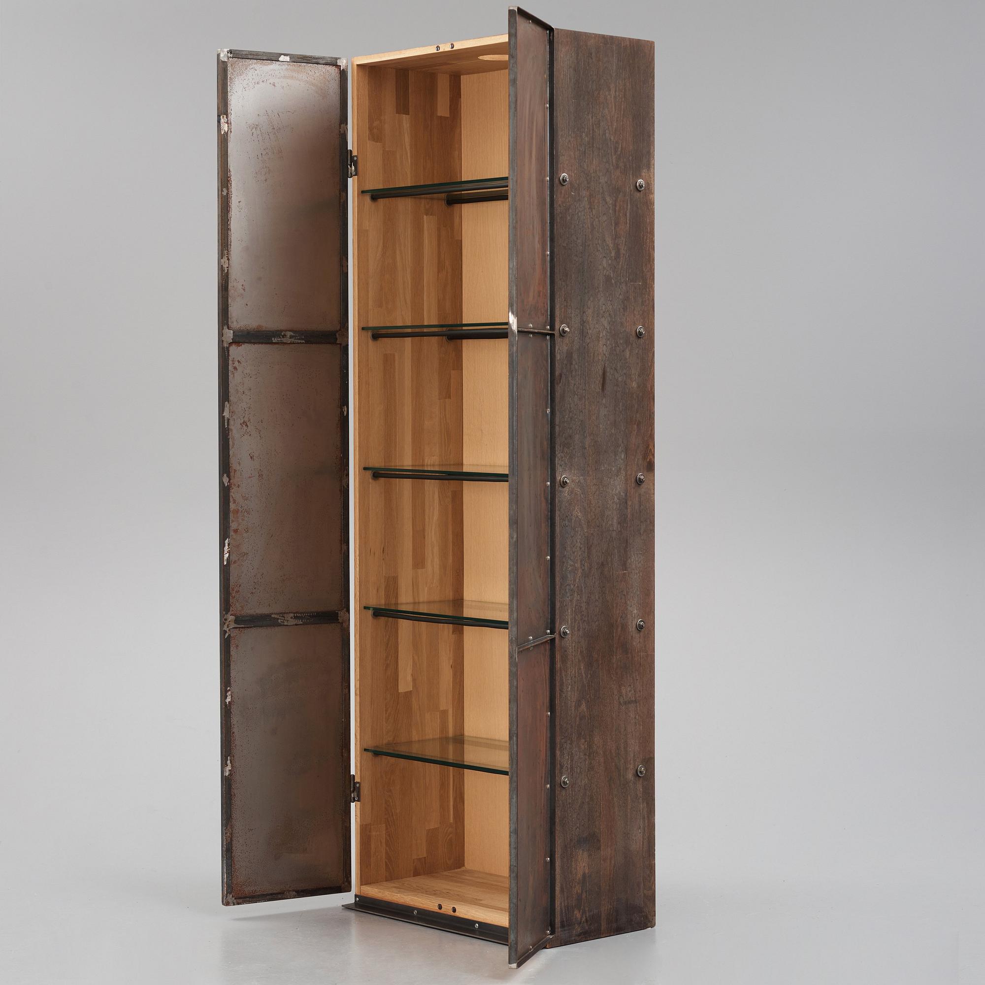 Jonas Bohlin, a 'Slottsbacken' cabinet, ed. 71/200, Källemo, Sweden post 1987.