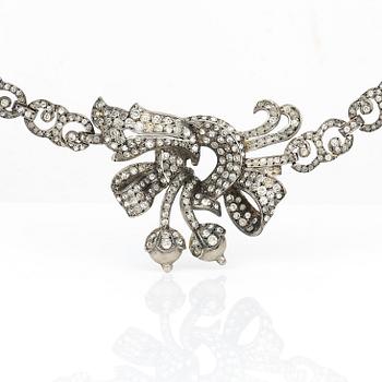 COLLIER, silver med pastestenar, 1900-talets första hälft. Vikt ca 62g.