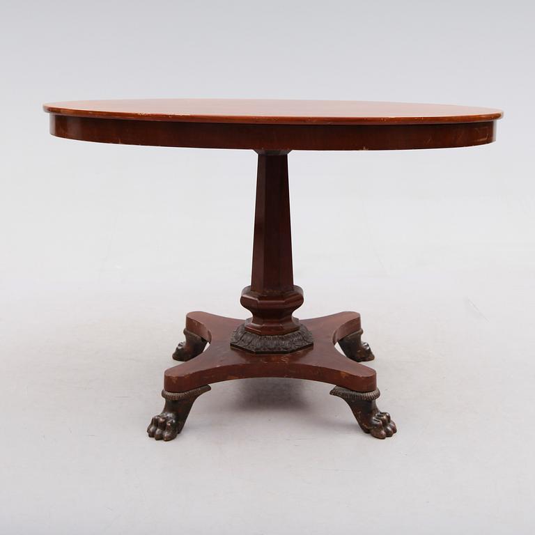 BORD, Karl Johan, 1800-talets mitt.