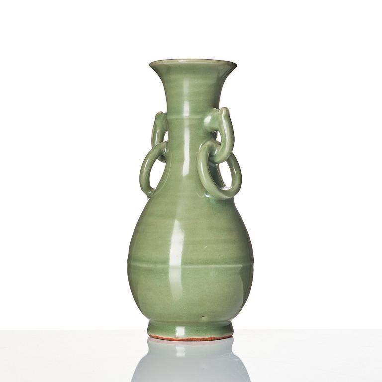 Vas, keramik. Mingdynastin (1368-1644).