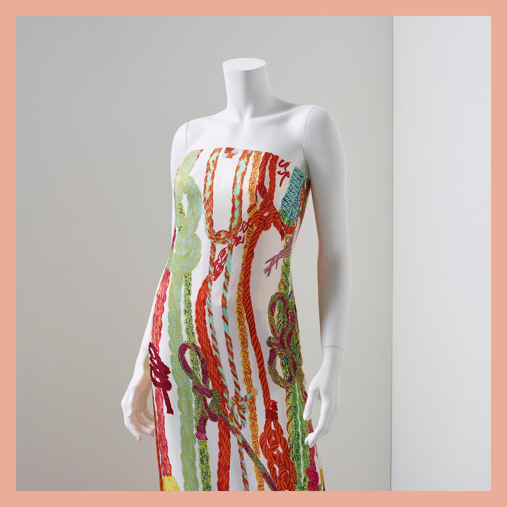 AFTONKLÄNNING, Christian LaCroix, storlek 38.