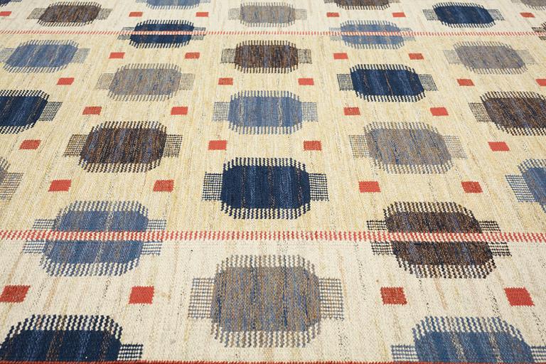 Märta Måås-Fjetterström, a carpet, "Blåplump", flat weave, ca 263-265 x 181,5-182,5 cm, signed AB MMF.