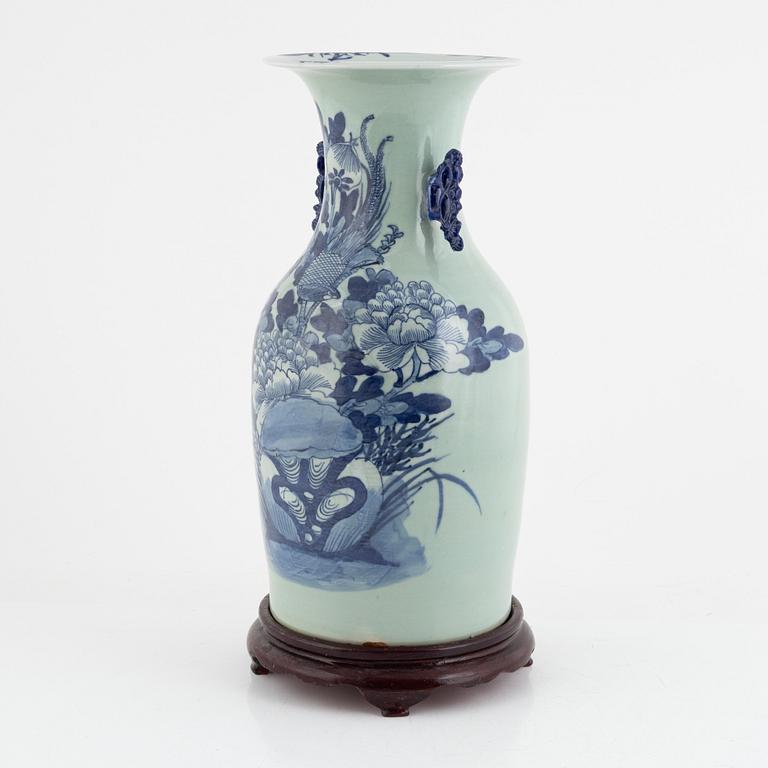 Floor vase, China, circa 1900, porcelain.