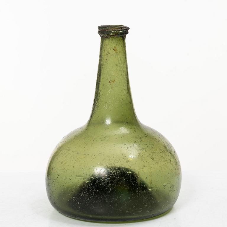 Bottle, glass, 17th-18th century.