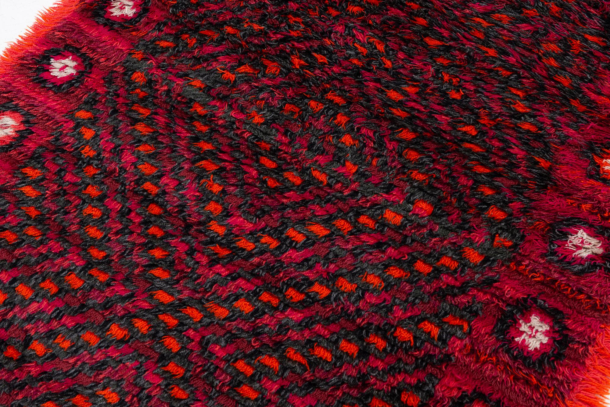 Elsa Gullberg, Attributed, rya. approx. 200 x 120 cm.