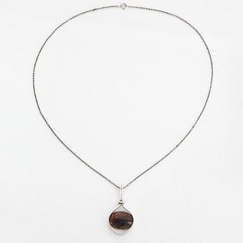 Elis Kauppi, a silver and moss agate necklace. Kupittaan kulta, Turku 1960.