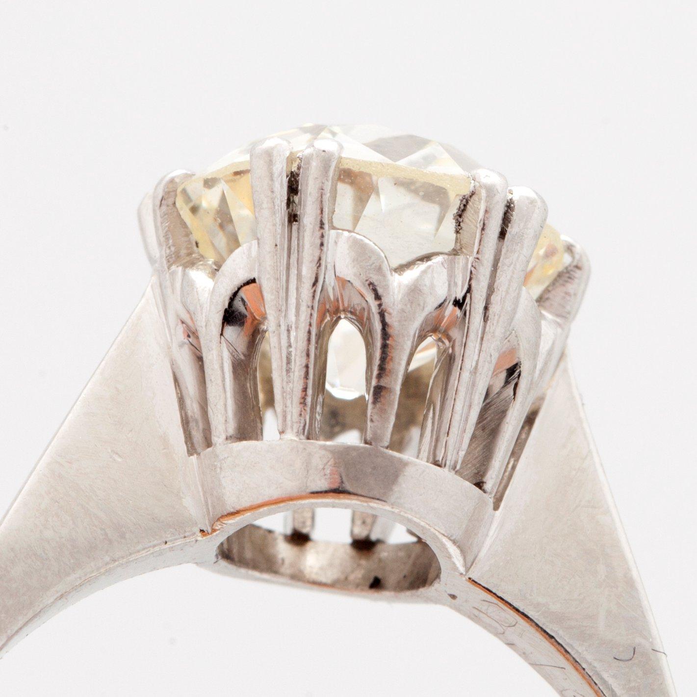 A 3.16 ct old cut diamond ring. Quality approximately L-M/VS.