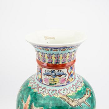 A Chinese porcelain vase 20th century.