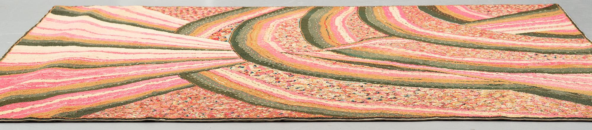 A carpet/A wallhanging, a "Hooked rug", ca 180 x 237-239  cm, North America ca 1920.