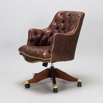 Skrivbordsstol, Chesterfield-modell, 1900-talets slut.