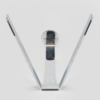 Jouni Leino, Tarjotinpöydän jalusta ,"Grip" Jouni Leino Design Studio 2009.