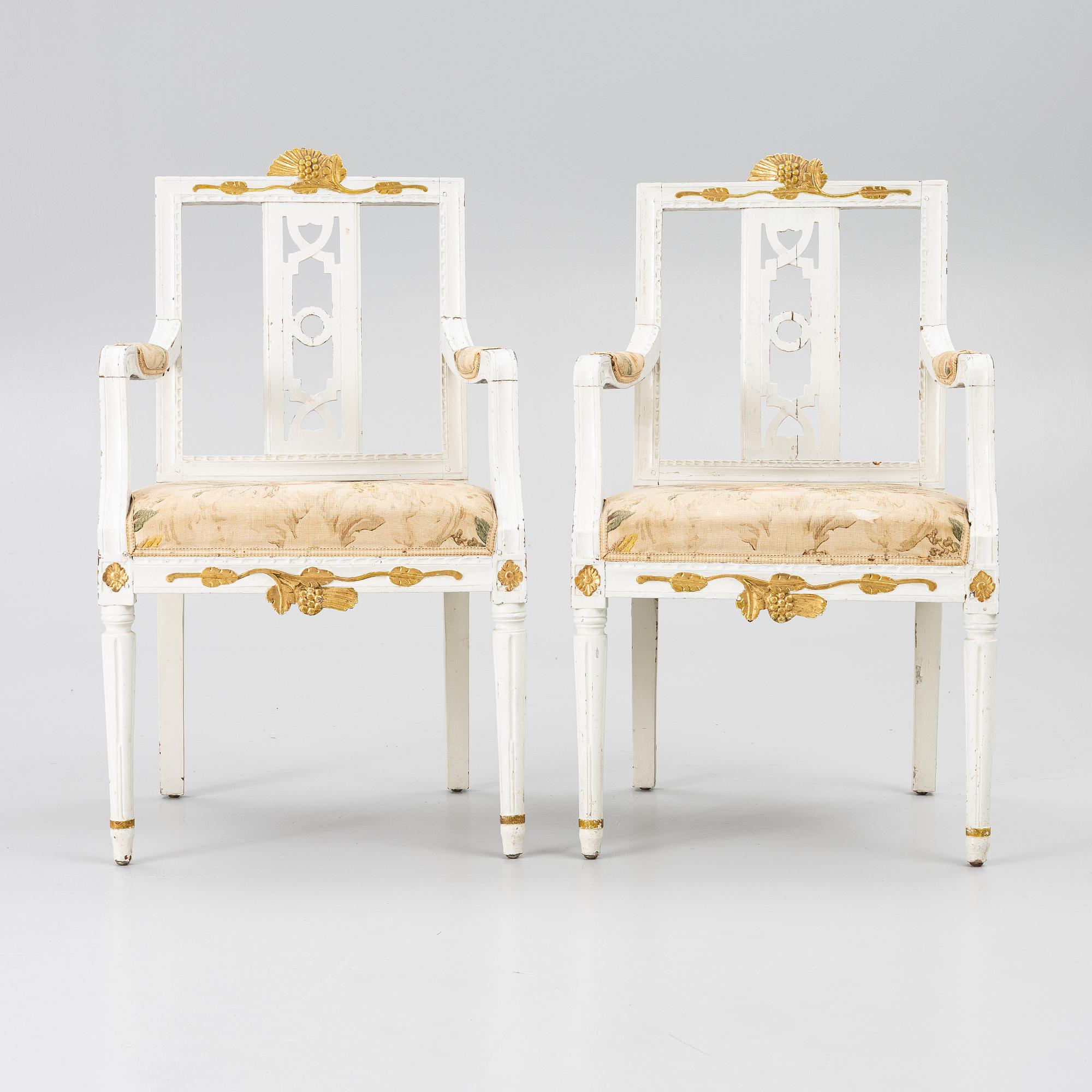 Karmstolar, ett par, Lindome, omkring år 1800, sengustavianska.