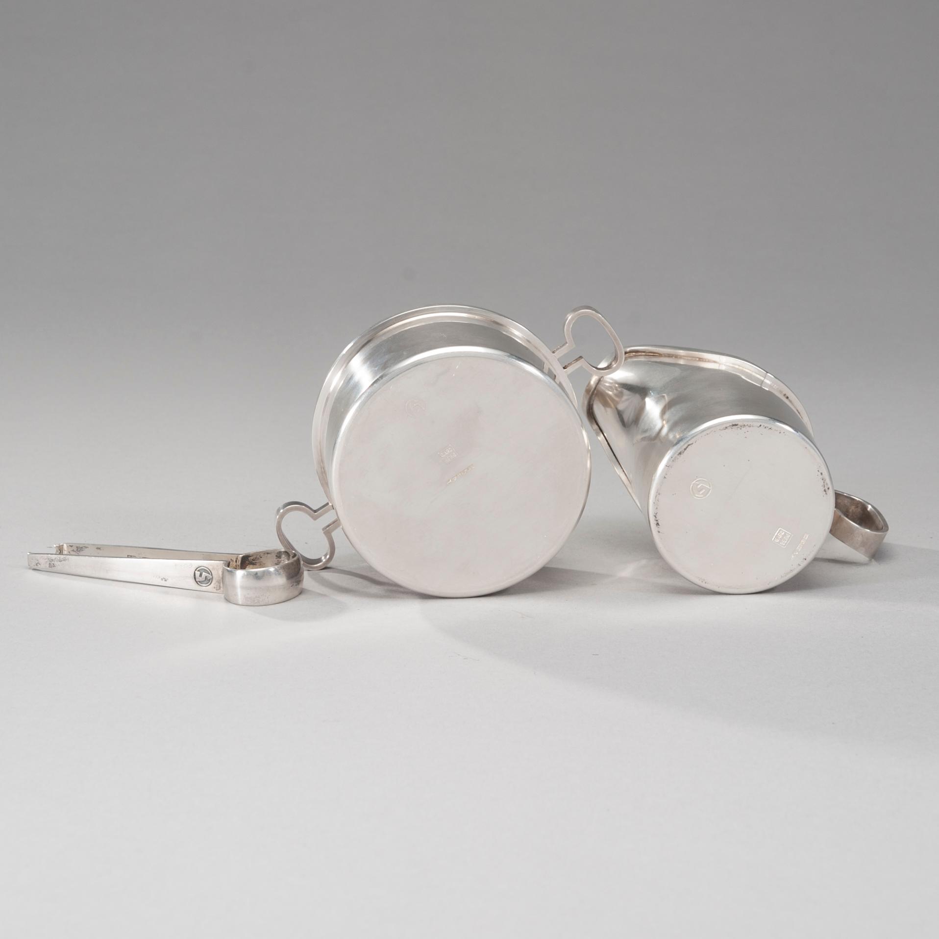 GRÄDDSNÄCKA och SOCKERSKÅL samt SOCKERTÅNG, silver, Bertel Gardberg, signerade. Totalvikt 242 g.