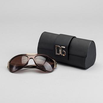 DOLCE & GABBANA solglasögon.