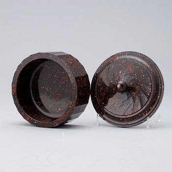 SMÖRASK MED LOCK. Älvdalen, 1800-talets början. Empire.