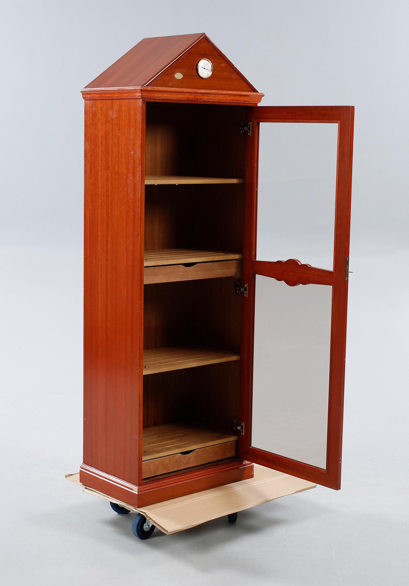 CIGARRSKÅP/HUMIDOR, Habans, 1900-talets andra hälft.