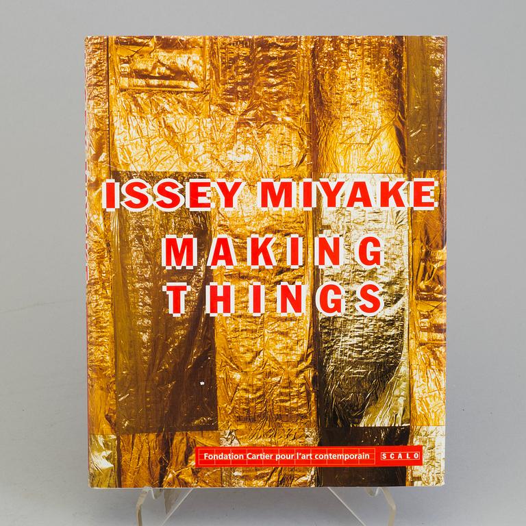 MODELITTERATUR, 4 volymer: Issey Miyake.