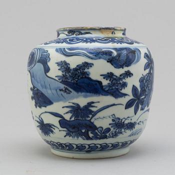 A Ming style jar, Qing dynasty, 19th century.