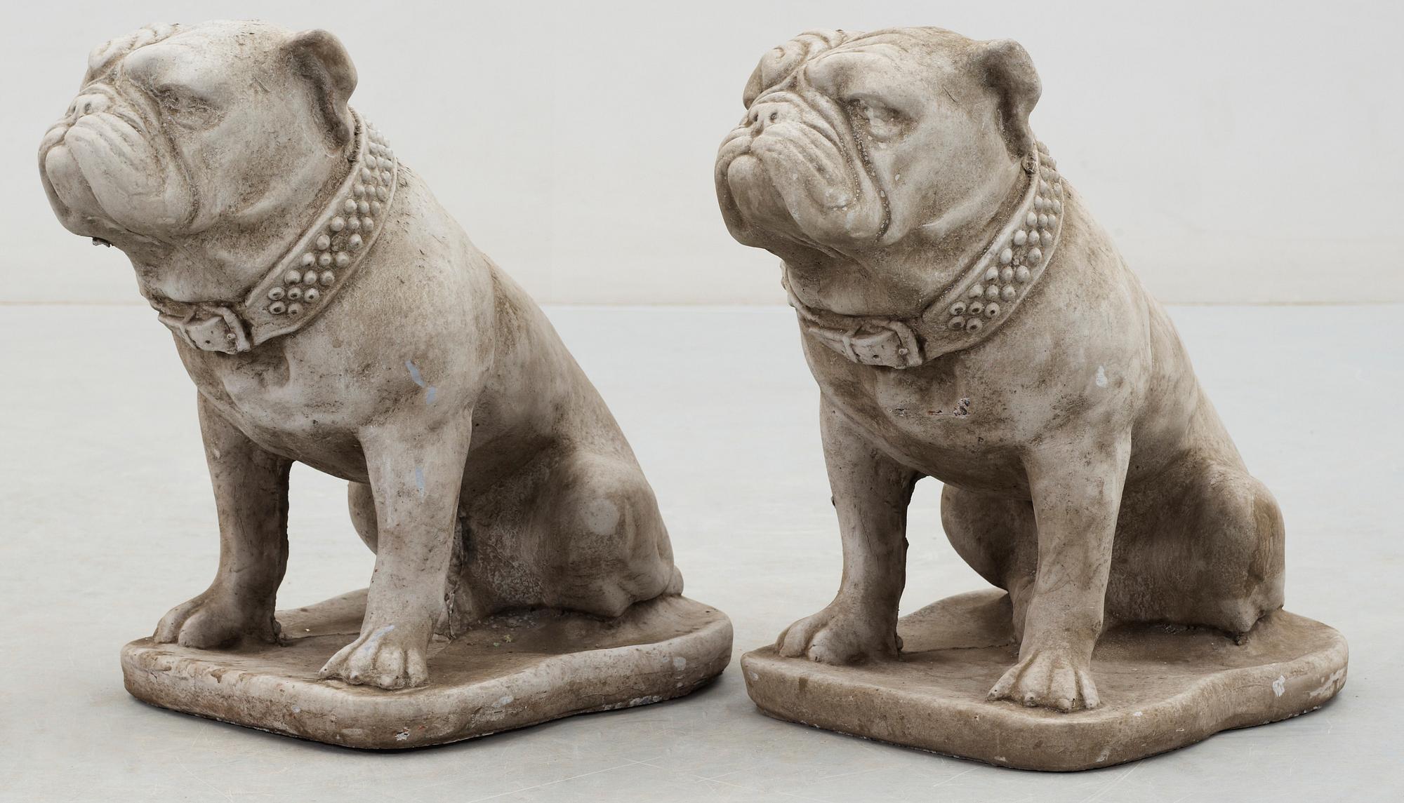 TRÄDGÅRDSSKULPTURER, ett par, gjutmassa, 2000-tal.