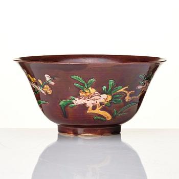 A green, yellow and aubergine glazed bisquit 'brinjal' bowl, Qing dynasty, Kangxi (1662-1722).