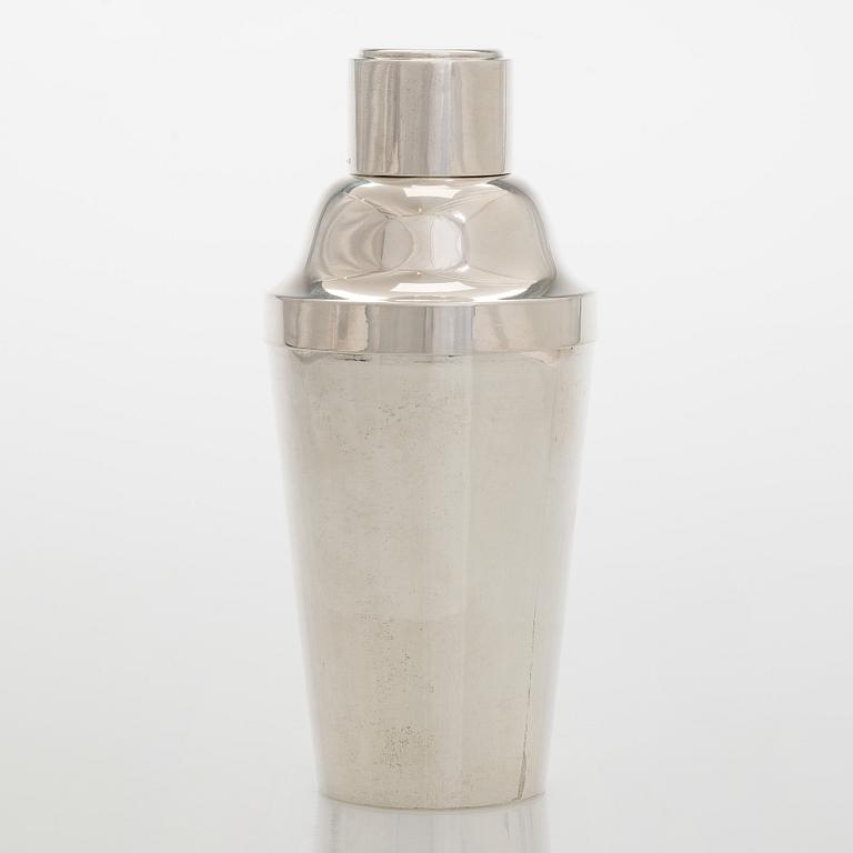 A silver cocktail shaker, Czechoslovakia 1945-1949.