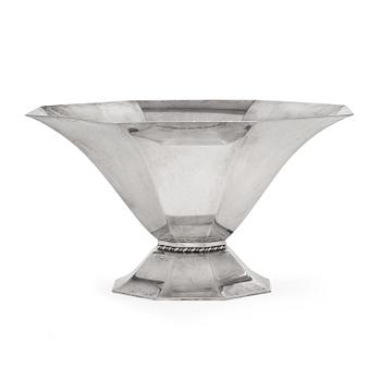 A Wiwen Nilsson octogonal silver bowl, Lund 1933.